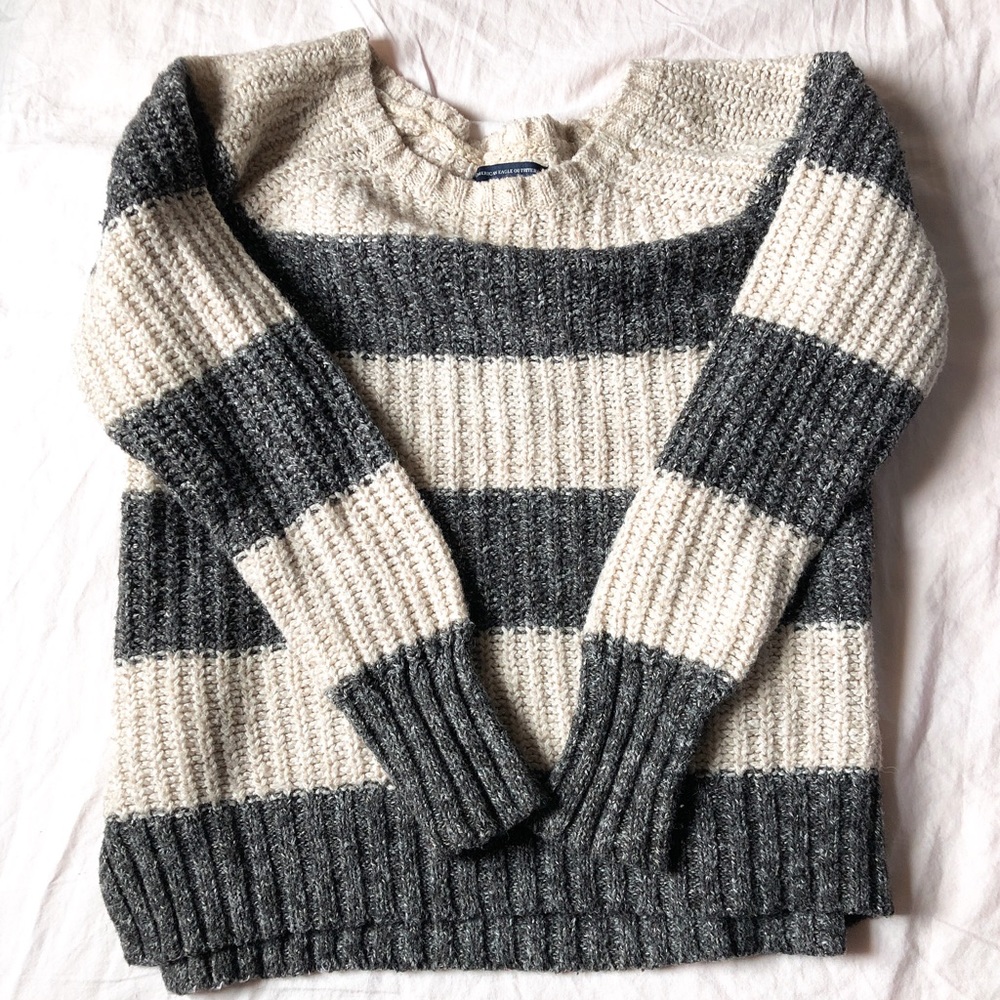 American Eagle Sweater